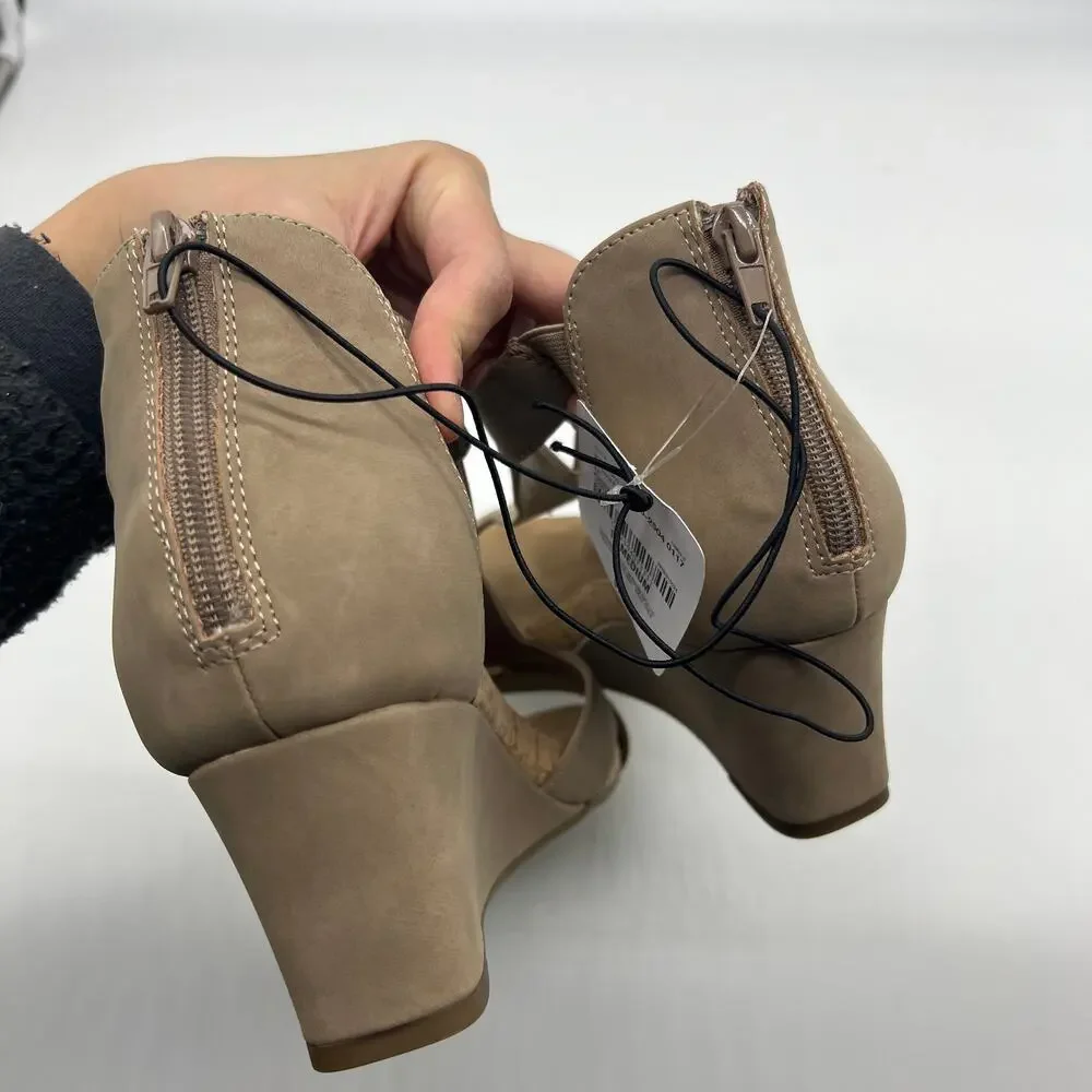 St. John's Bay Womens Taz Wedge Sandals Brown Porchini Size 10M